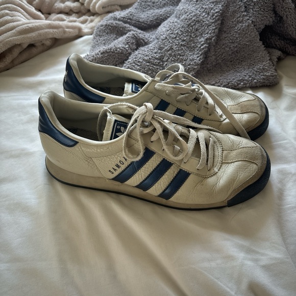 Adidas Samoa Beige and Navy - Picture 1 of 4